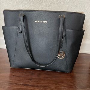 Charlotte Large Saffiano Leather Top-Zip Tote Bag